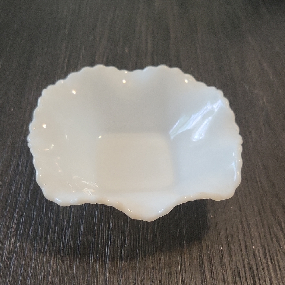 Milk Glass Scalloped Dish 6.25"